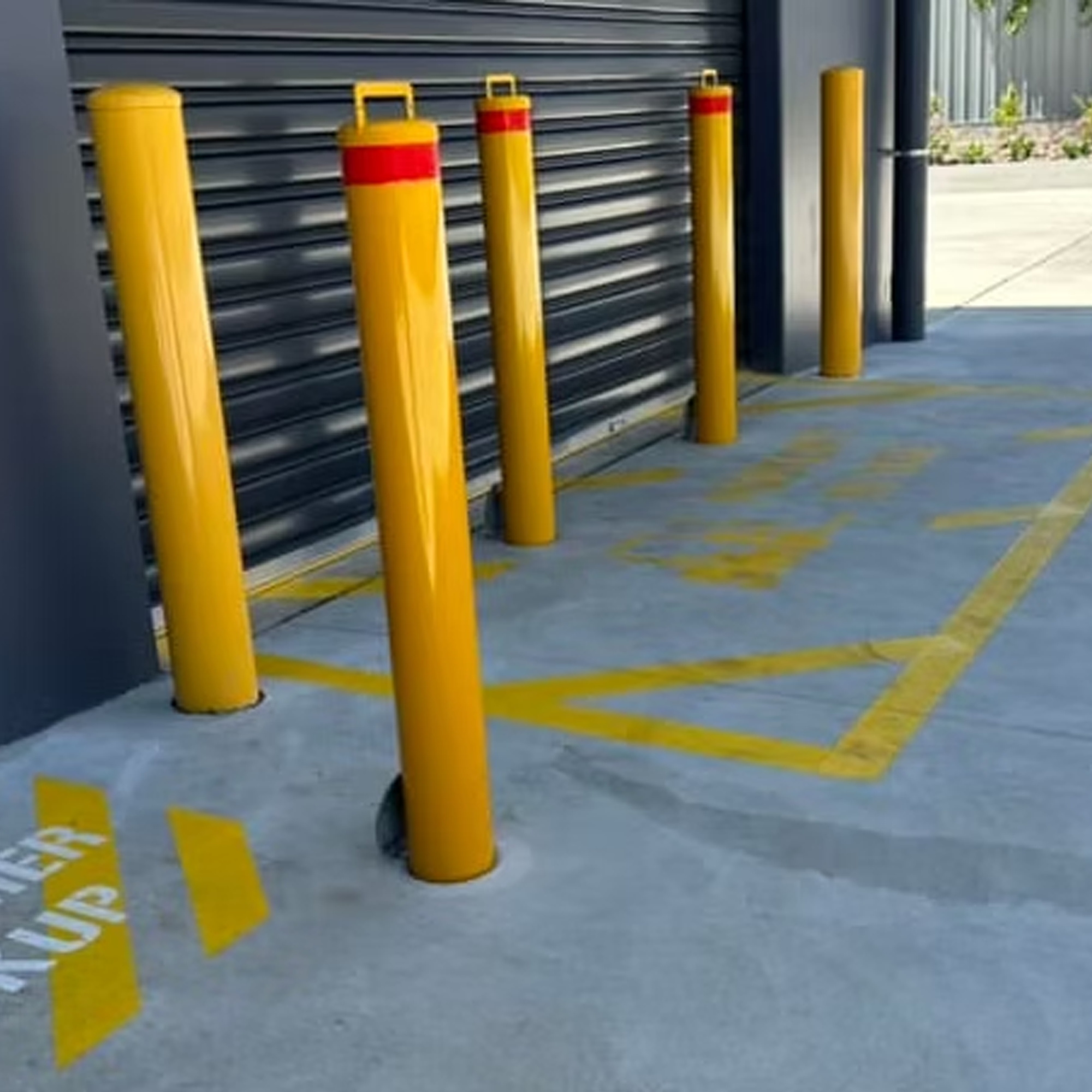 removable bollard (11)